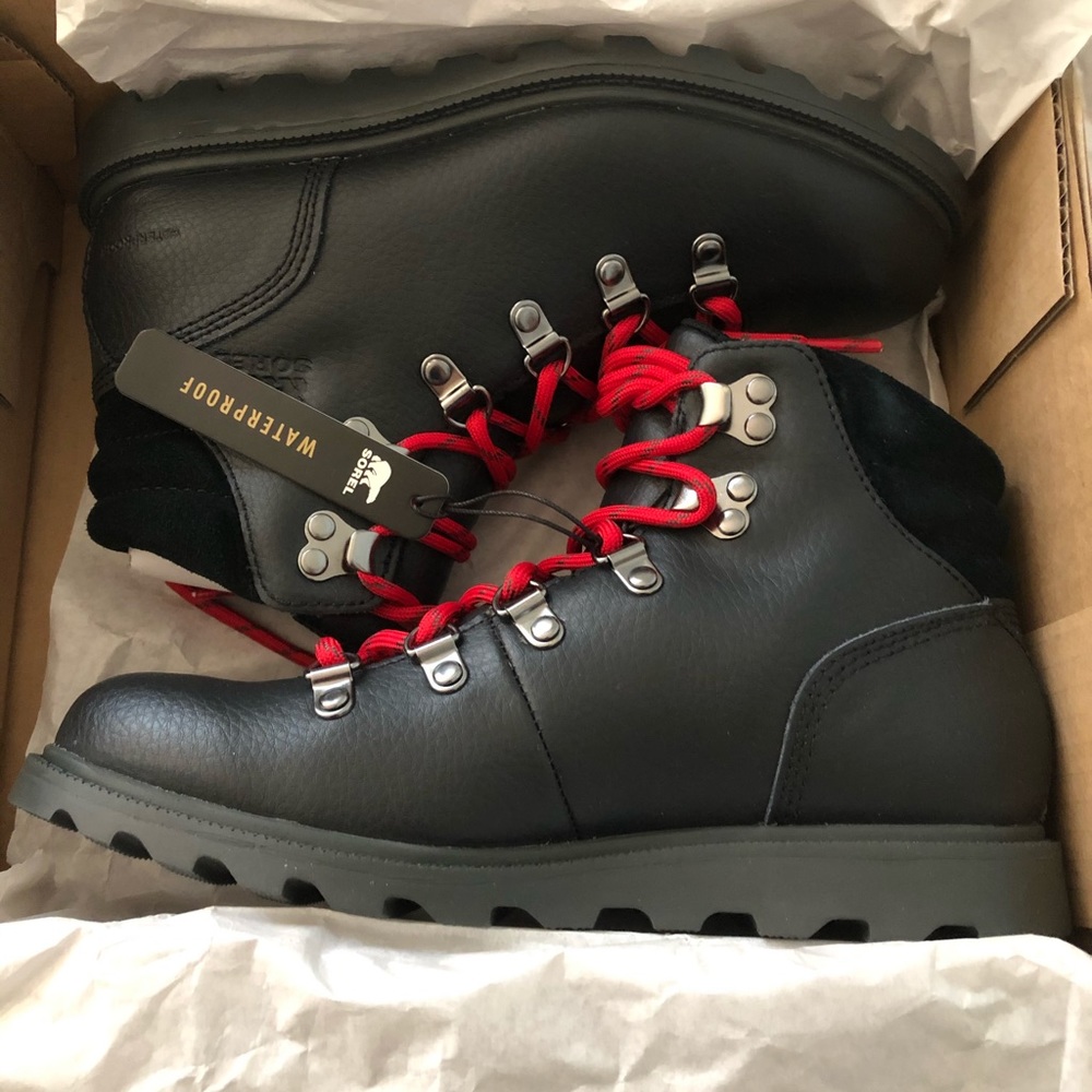 NWT SOREL youth Madison hiker boot